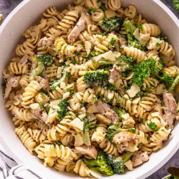 Chicken Broccoli Pasta skillet