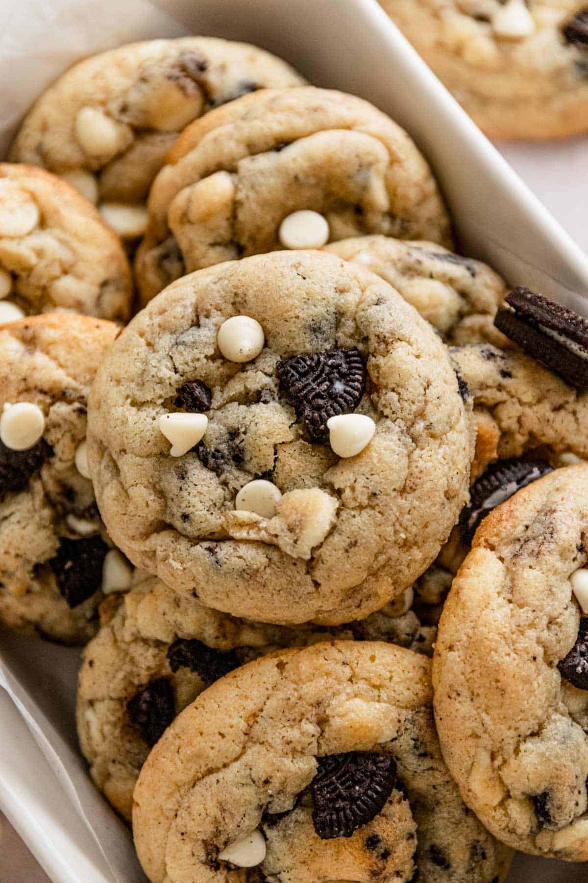 a stack of oreo cream cheese cookies