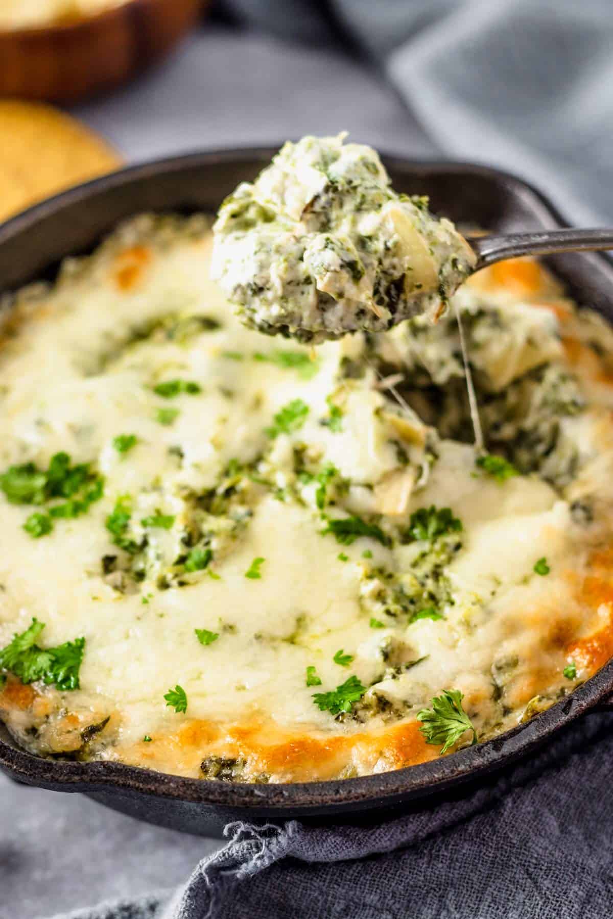 Easy Spinach Artichoke Dip - The Yummy Bowl