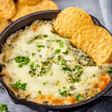 Easy Spinach Artichoke Dip - The Yummy Bowl