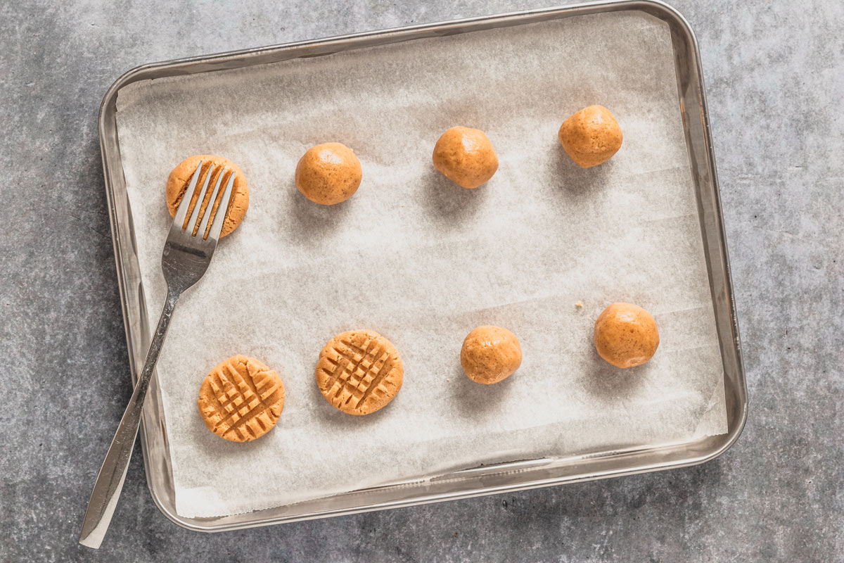 peanut butter cookie dough balls before baking