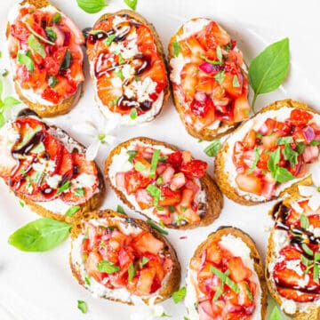 How To Make Crostini With Strawberry Salsa