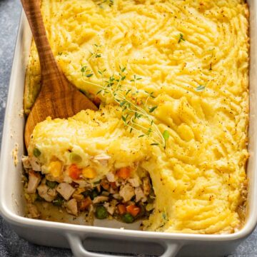 turkey shepherds pie in casserole.