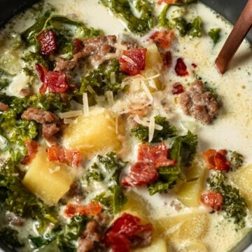 One Pot Zuppa Toscana Soup in a bowl